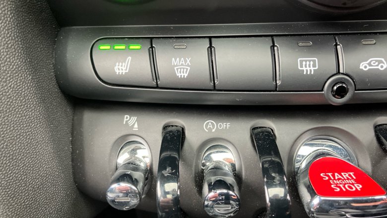 MINI Hatchback 1.5 Cooper Exclusive 5dr Auto [Comfort/Nav Pack] Petrol Hatchback